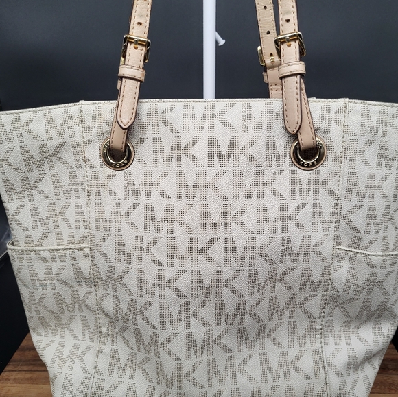 Michael Kors Cream Tote Bag with Signature Logo Print & Adj Straps, 15×11×5.5 - Picture 4 of 11